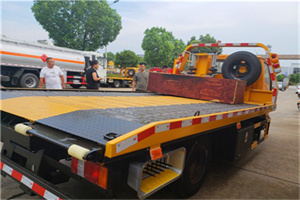 黄龙附近拖车电话号码服务